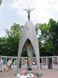 Sadako memorial statue